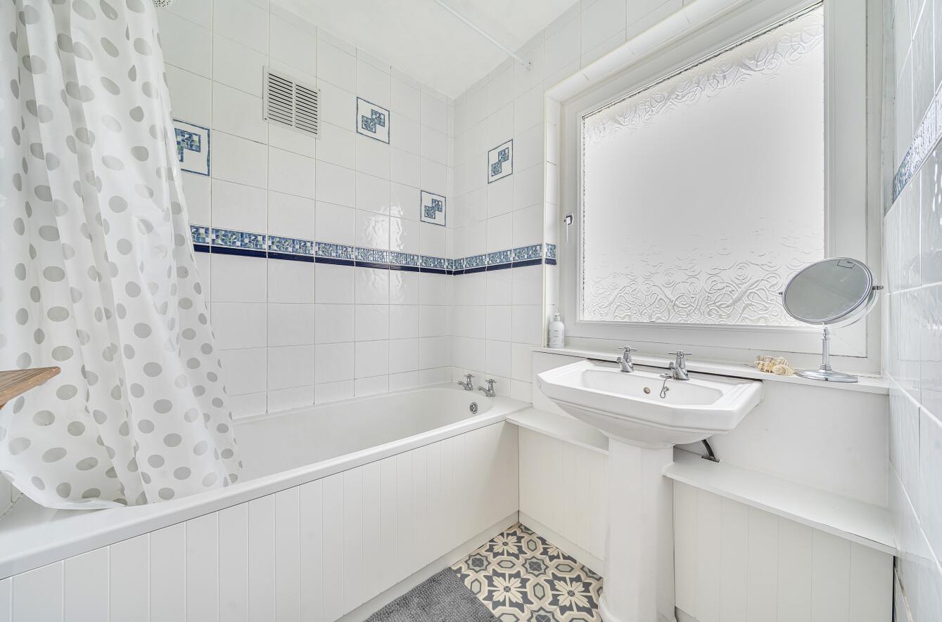 Gower Road, Upper Killay, Swansea, SA2 7DR